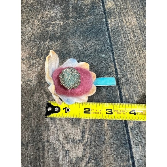 Crickets Blossom Handmade Mermaid Clam Shell Hair Clip! - Picture 4 of 4